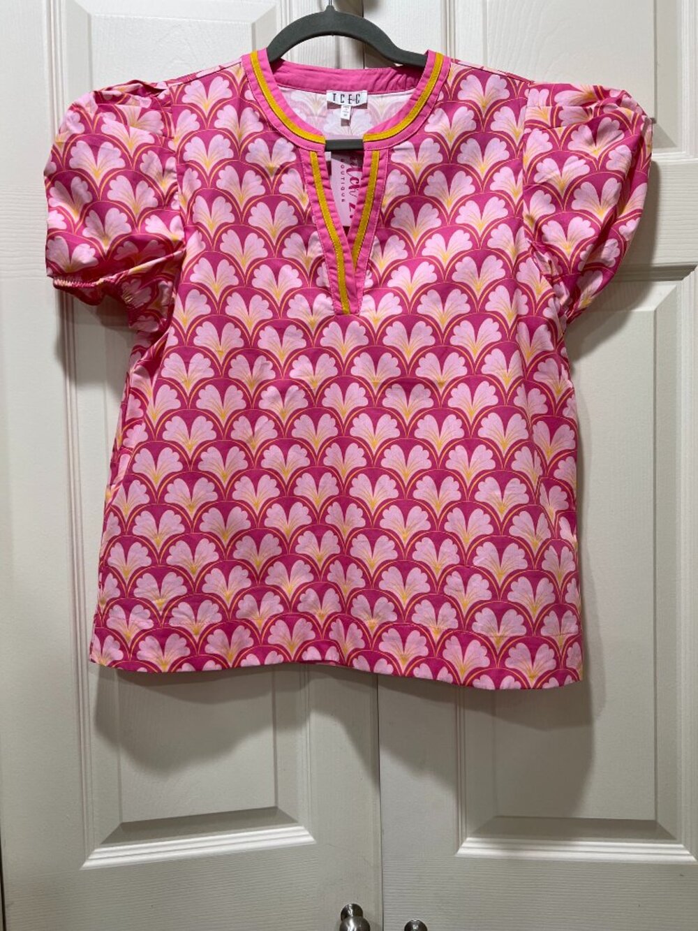 NWT Women’s TCEC Puff Sleeve Blouse Top Pink Floral Geometric Print - Medium